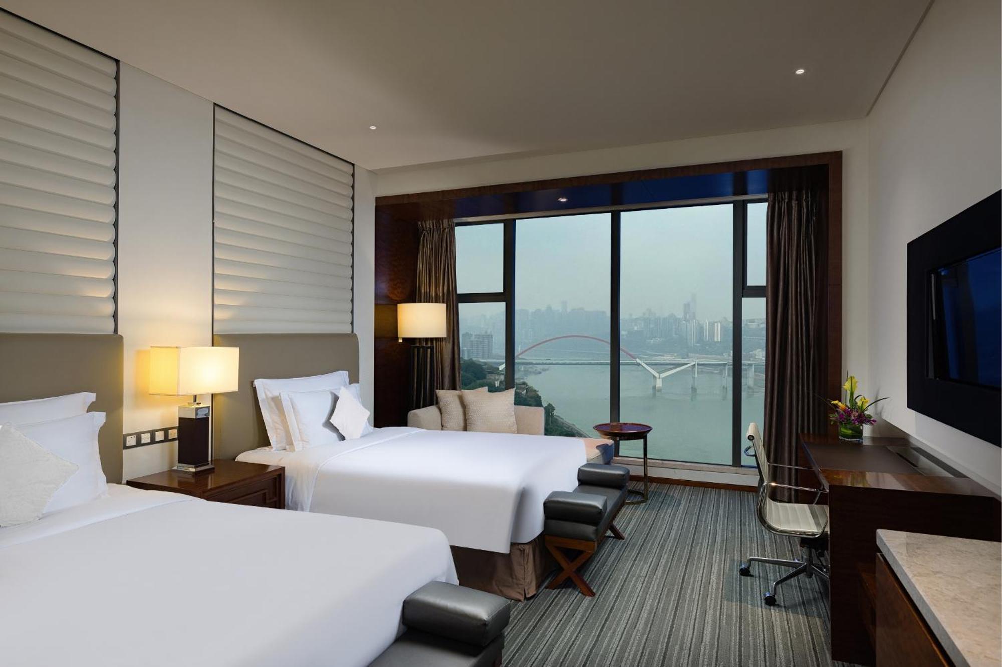 Radisson Blu Plaza Chongqing - Free 2 Bottle Of Local Beer Per Room During Stay Dış mekan fotoğraf