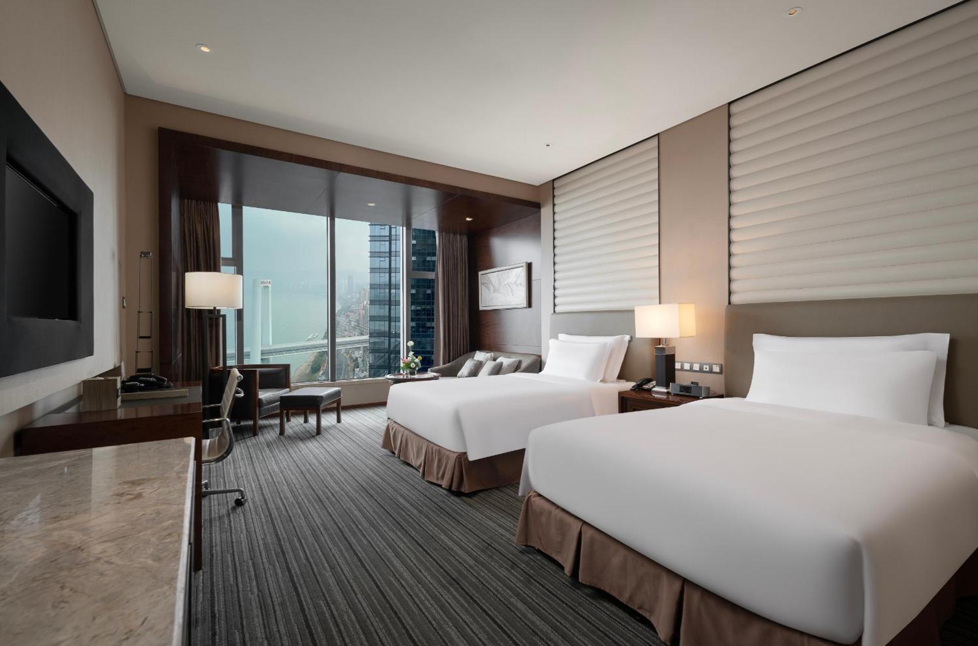 Radisson Blu Plaza Chongqing - Free 2 Bottle Of Local Beer Per Room During Stay Dış mekan fotoğraf