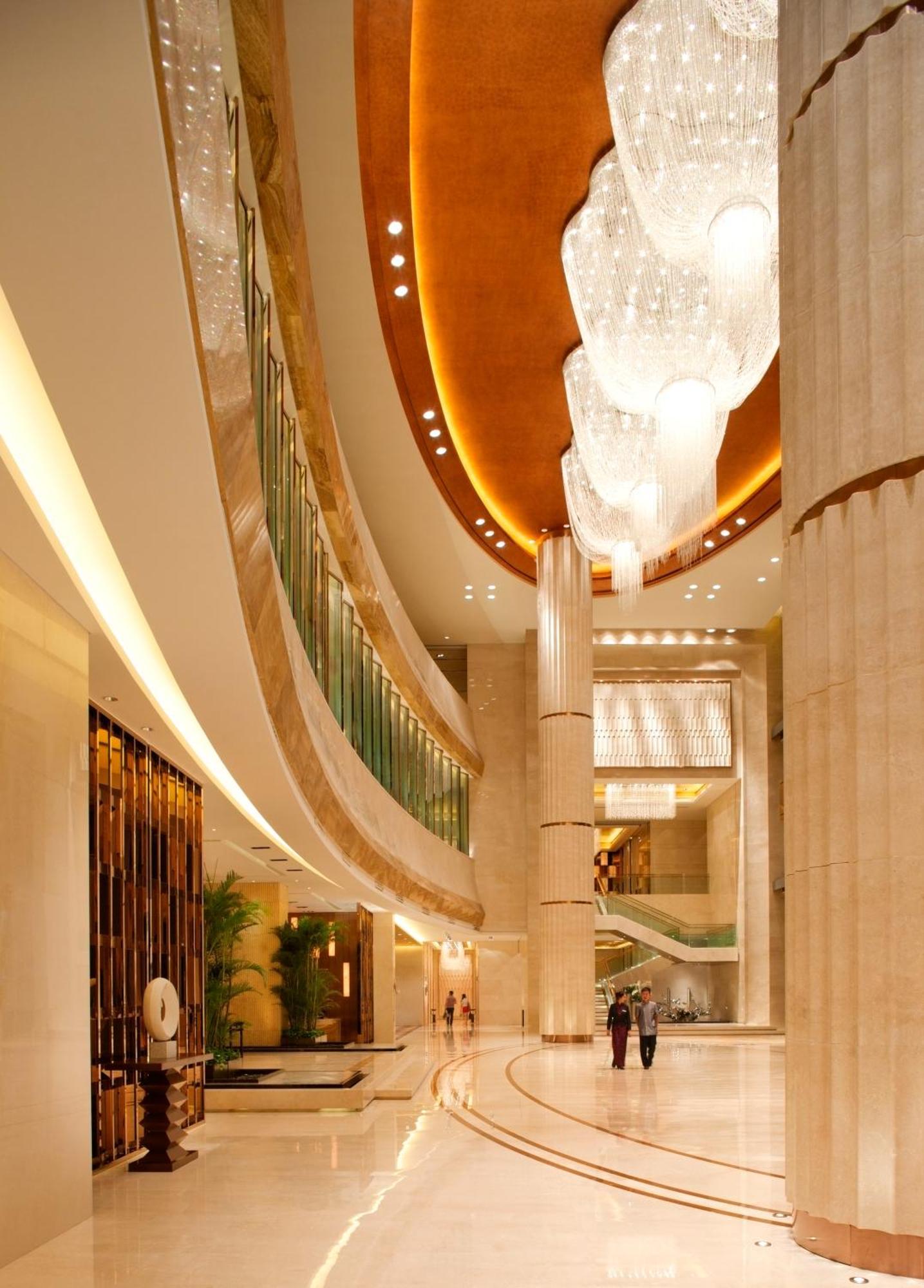 Radisson Blu Plaza Chongqing - Free 2 Bottle Of Local Beer Per Room During Stay Dış mekan fotoğraf