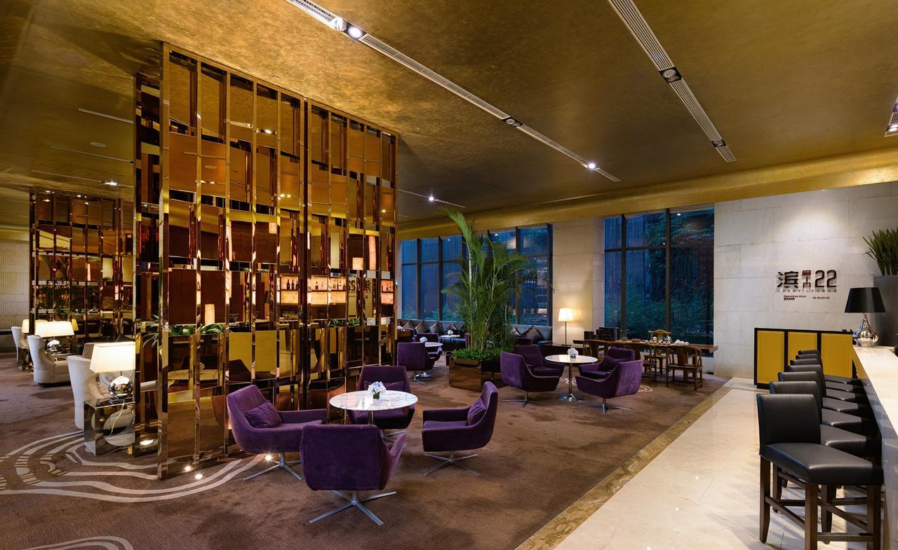 Radisson Blu Plaza Chongqing - Free 2 Bottle Of Local Beer Per Room During Stay Dış mekan fotoğraf