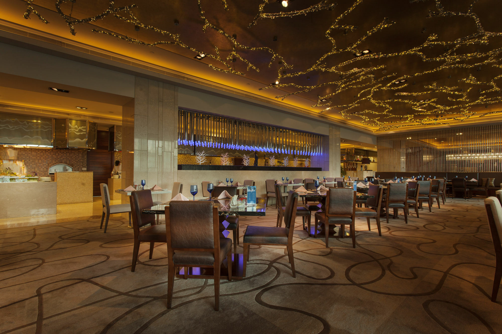 Radisson Blu Plaza Chongqing - Free 2 Bottle Of Local Beer Per Room During Stay Dış mekan fotoğraf