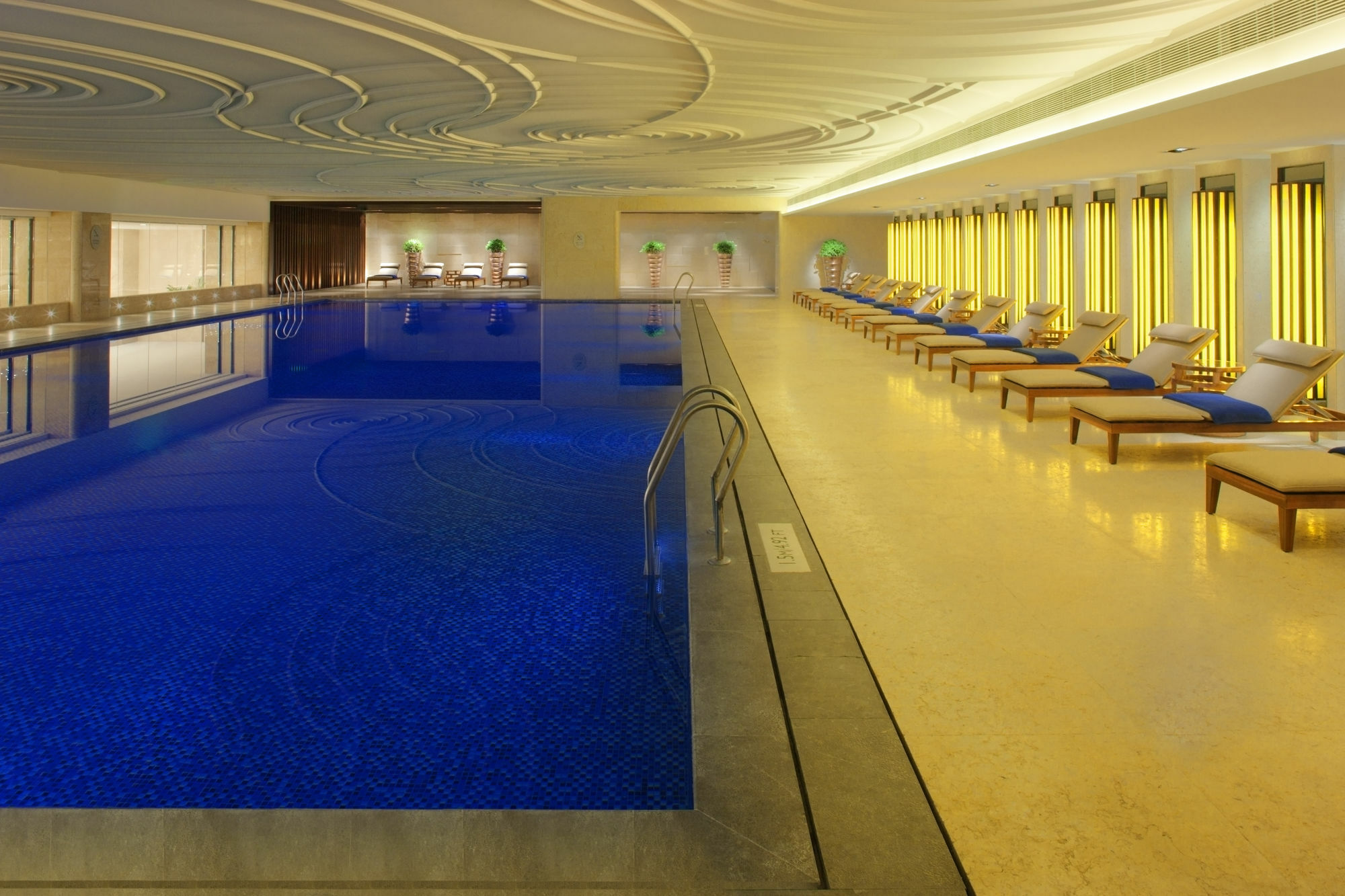 Radisson Blu Plaza Chongqing Otel Dış mekan fotoğraf